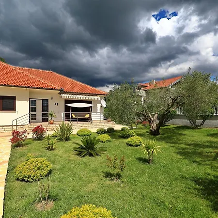 Rose Holiday home *