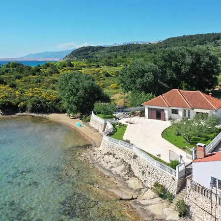 Rose Holiday home *