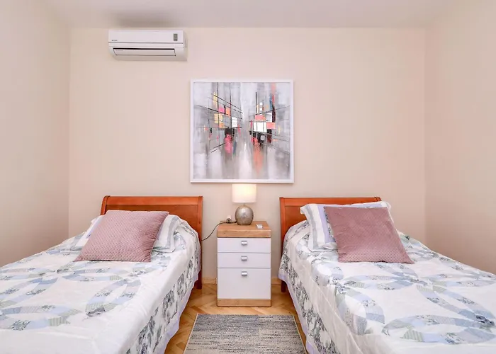 Rose Hébergement de vacances *